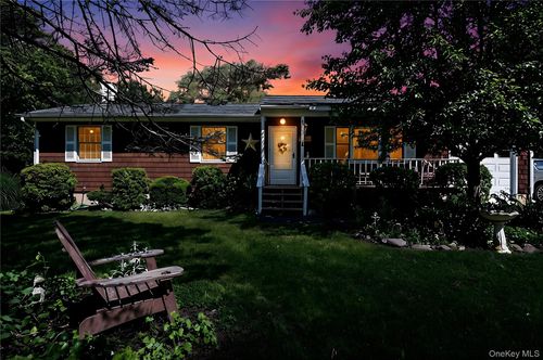 44 Aliperti Rd, Riverhead, NY, 11901 | Card Image