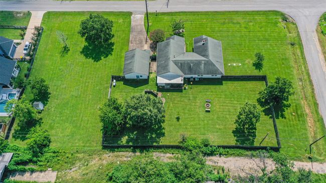 3524 County Road 107 F, House other with 4 bedrooms, 2 bathrooms and 2 parking in Pearland TX | Image 20