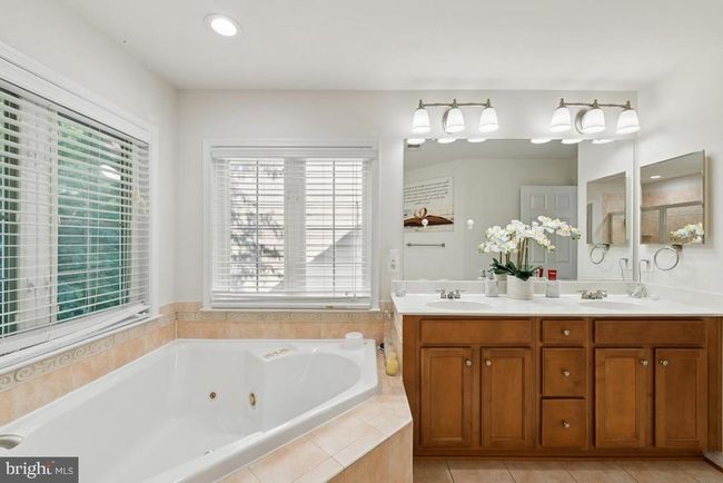 8411 Whitehaven Ct, House other with 6 bedrooms, 5 bathrooms and null parking in LORTON VA | Image 23