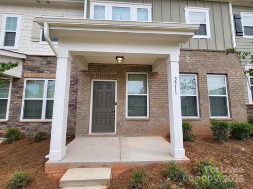 3511 Glenn Hope Way, Matthews, NC, 28104-2230 | Card Image