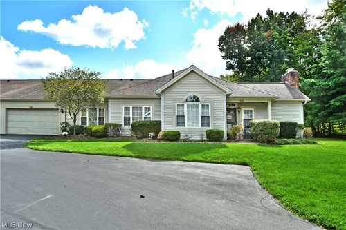 38 Woodland Chase Boulevard, Niles, OH, 44446 | Card Image