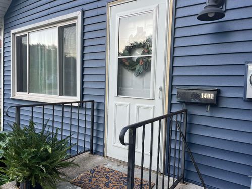 1401 Loftsgordon Ave, Madison, WI, 53704-4007 | Card Image