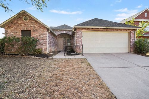 5233 Blue Cir, Haltom City, TX, 76137-5501 | Card Image