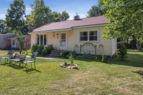 6181 Neilson, Springfld Twp, MI, 48350-3541 | Card Image