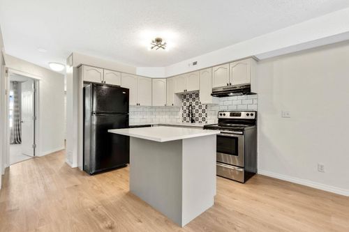 321-103 Strathaven Drive, Strathmore, AB, T1P1W3 | Card Image