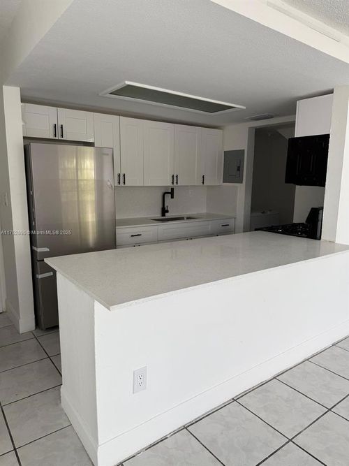 apt-33-1350 W 53rd St, Hialeah, FL, 33012-3073 | Card Image