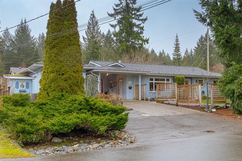 594 Aspen Ave, Qualicum Beach, BC, V9K1A6 | Card Image
