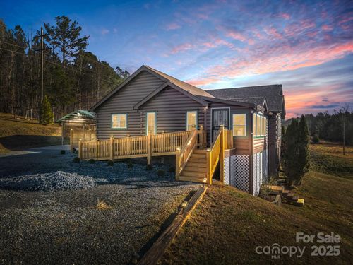 526 River Rd, Rutherfordton, NC, 28139-7466 | Card Image