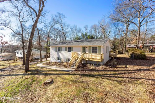 713 Aeronca Rd, Knoxville, TN, 37919-7002 | Card Image