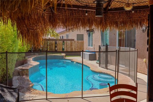 212 Malcolm St, Henderson, NV, 89074-5482 | Card Image