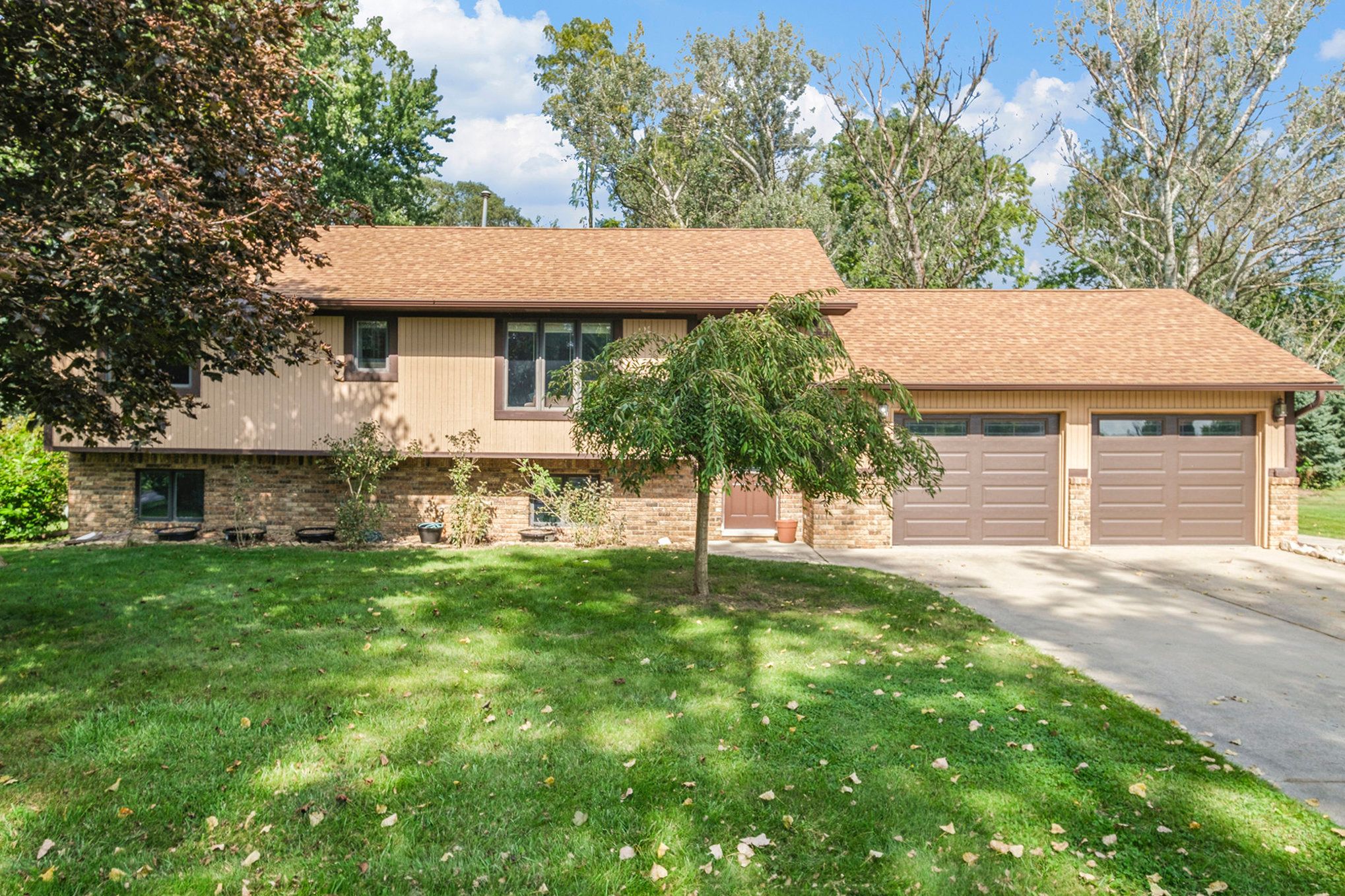 Laramie St, Grand Blanc, MI 48439