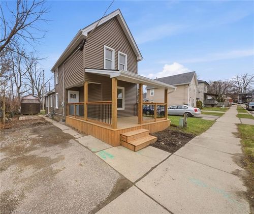 17 Able Ave, Brantford, ON, N3S2Y4 | Card Image