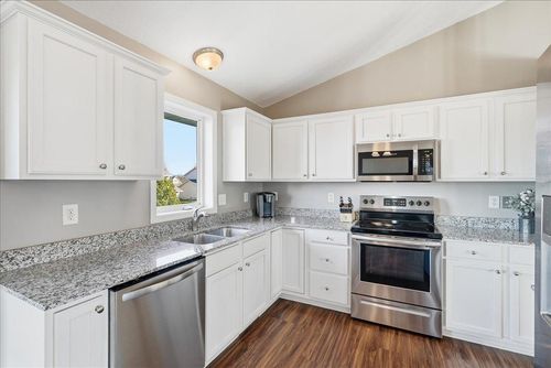 820 River Ter, PRESCOTT, WI, 54021-7043 | Card Image