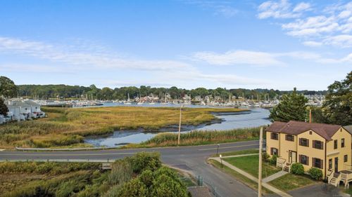 30 Kinlock St, Milford, CT, 06460-6466 | Card Image