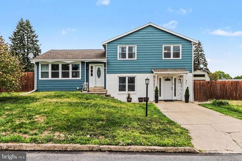 907 Oak Ln, LEBANON, PA, 17046-2025 | Card Image