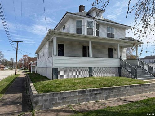 302 S Walnut St, Salem, IL, 62881-2227 | Card Image