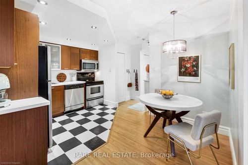 402-40 Scollard St, Toronto, ON, M5R3S1 | Card Image