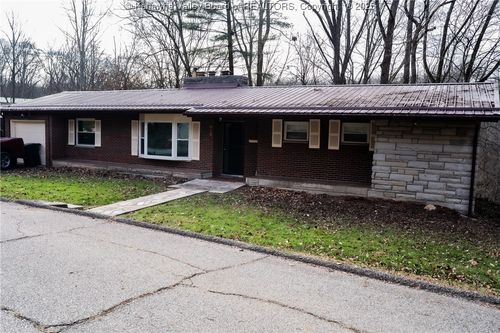 993 Old Point Rd, Saint Albans, WV, 25177-3918 | Card Image