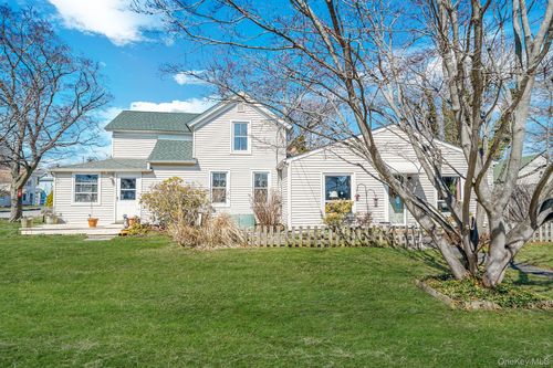 43 Wiggins Ave, Patchogue, NY, 11772-3810 | Card Image