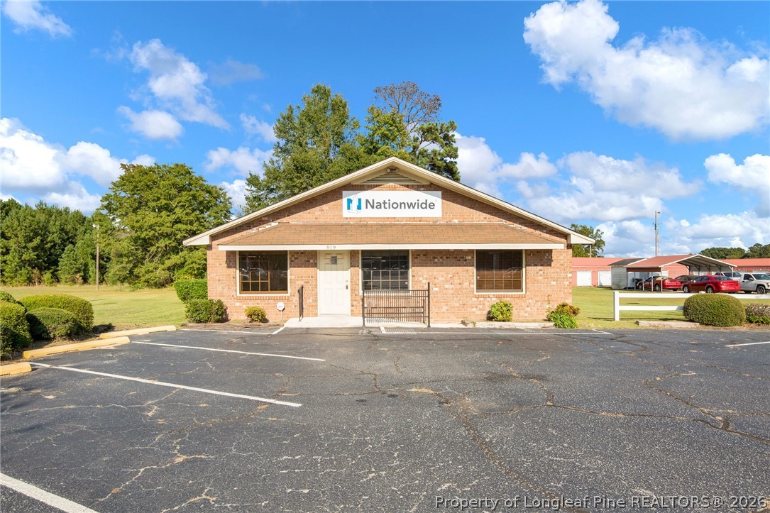 919 E 4Th Ave E, Red Springs, NC 28377