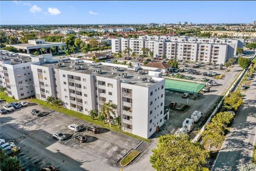 208-8145 Nw 7th St, Miami, FL, 33126-4083 | Card Image