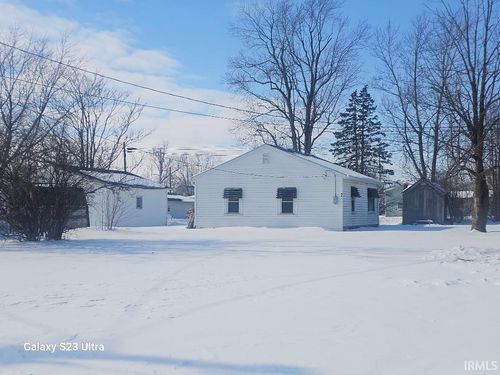 401 N Morris Street, Farmland, IN, 47340 | Card Image