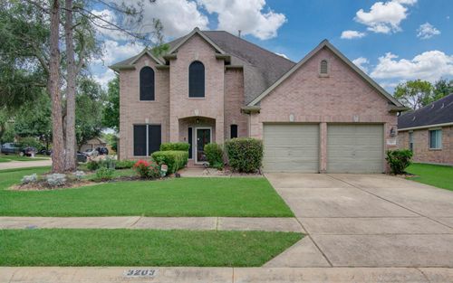 3203 Blaesser Dr, Pearland, TX, 77584-6679 | Card Image