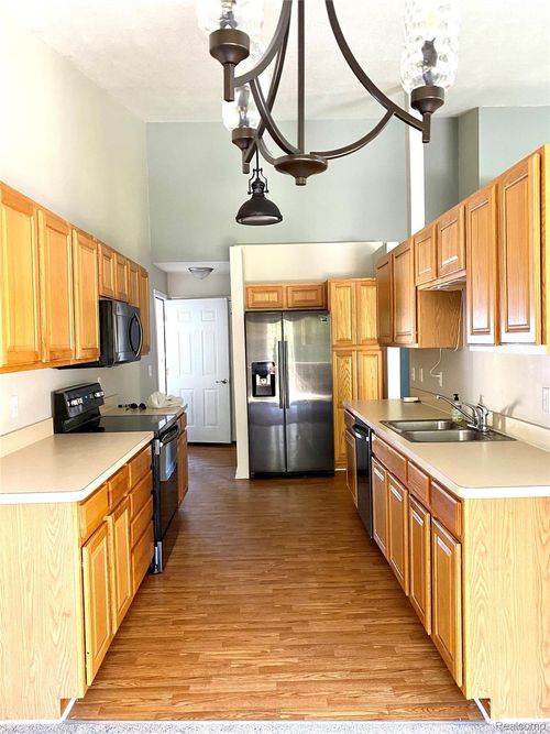 1099 Old Leake Court, Holly Village, MI, 48442 | Card Image