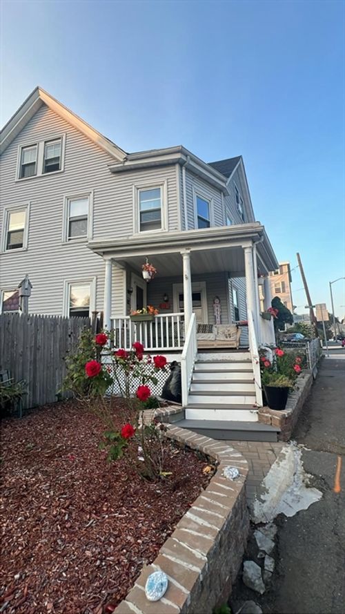 2-52 Essex St, Beverly, MA, 01915-4652 | Card Image