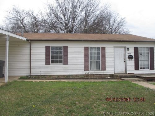 1732 Easley, Ardmore, OK, 73401 | Card Image