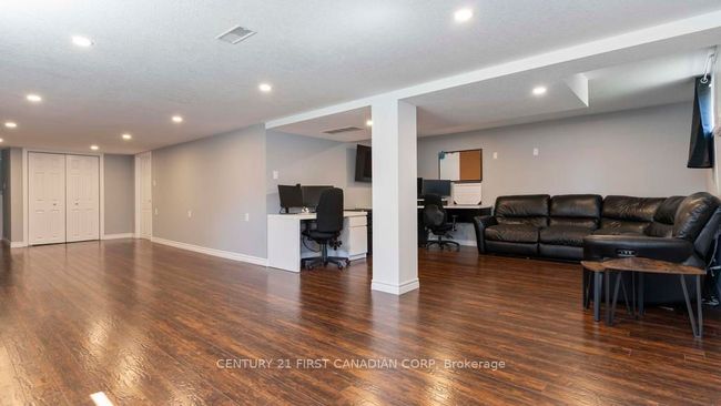 21725 Adelaide Rd, House other with 3 bedrooms, 1 bathrooms and 10 parking in Mount Brydges ON | Image 18