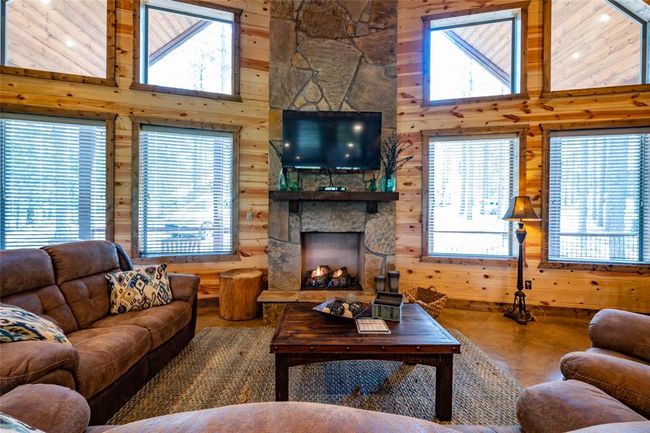 317 Sugar Pine Loop, House other with 4 bedrooms, 5 bathrooms and null parking in Broken Bow OK | Image 9