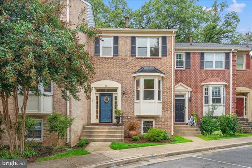 32 Carriage House Cir, ALEXANDRIA, VA, 22304-6338 | Card Image