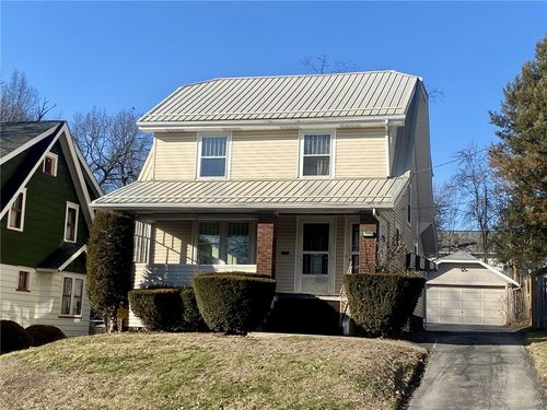 3 E Leasure Ave, New Castle, PA, 16105-2581 | Card Image