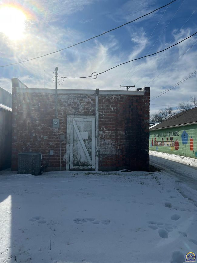 117 E Franklin St, Home with 0 bedrooms, 0 bathrooms and 3 parking in Pomona KS | Image 18