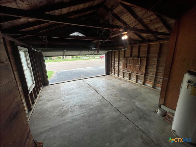 Garage | Image 9