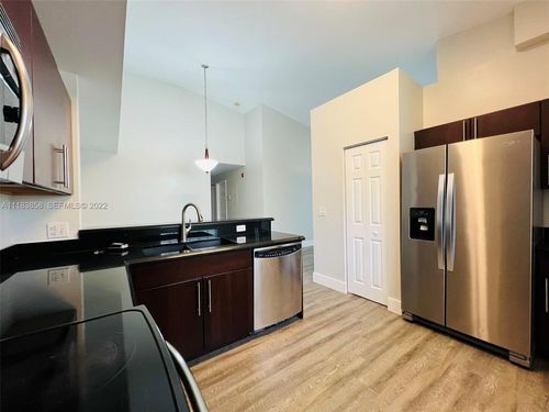 b203-6944 Sw 39th St, Davie, FL, 33314-2464 | Card Image