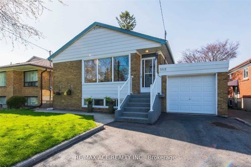 bsmt-3715 St Clair Ave E, Scarborough, ON, M1M1T5 | Card Image