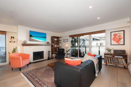 212-2255 York Ave, Vancouver, BC, V6K1C5 | Card Image