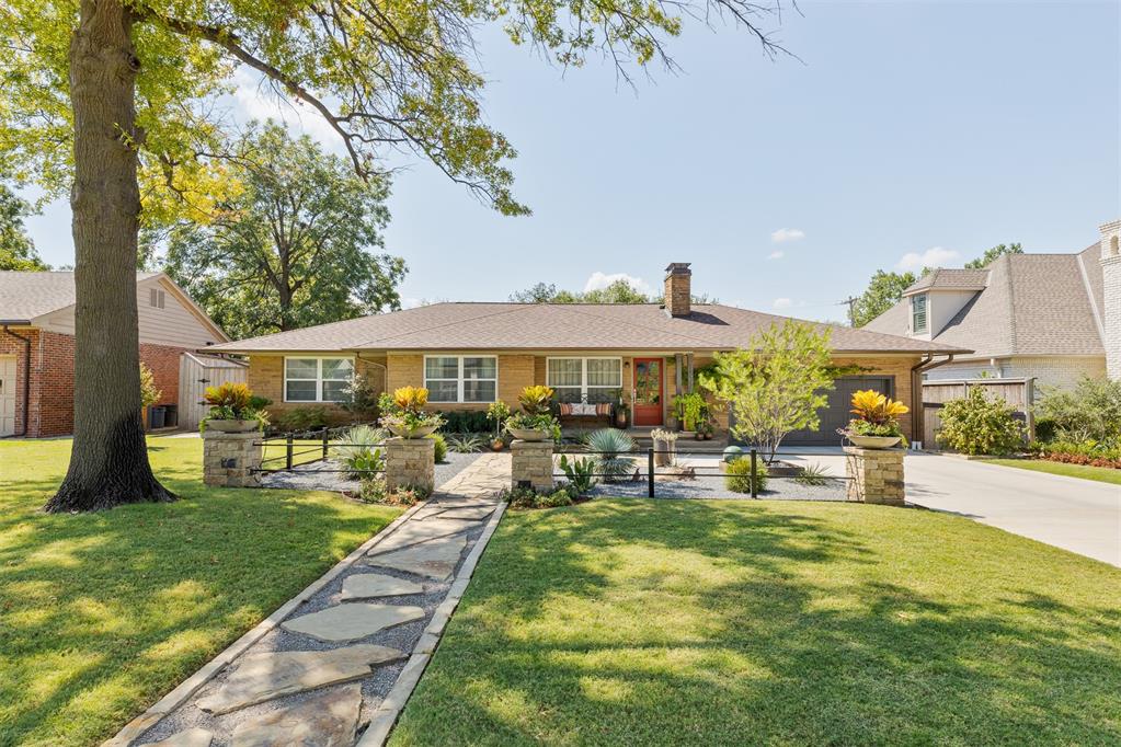 Drakestone Ave, Nichols Hills, OK 73120