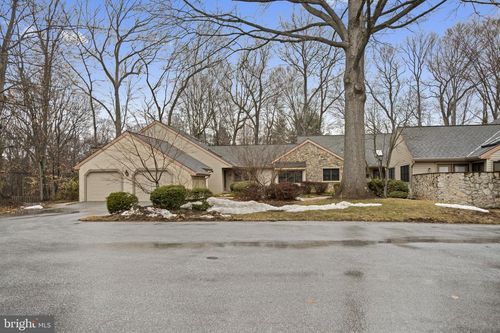 621 Glenwood Ln, WEST CHESTER, PA, 19380-5701 | Card Image