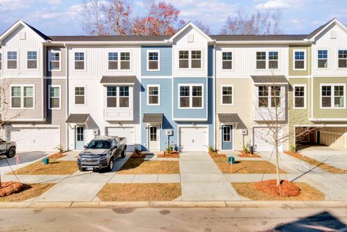 2011 Quiet Ibis Rd, Hanahan, SC, 29410-8301 | Card Image