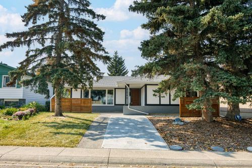 1040 Lake Ontario Dr Se, Calgary, AB, T2J3K2 | Card Image