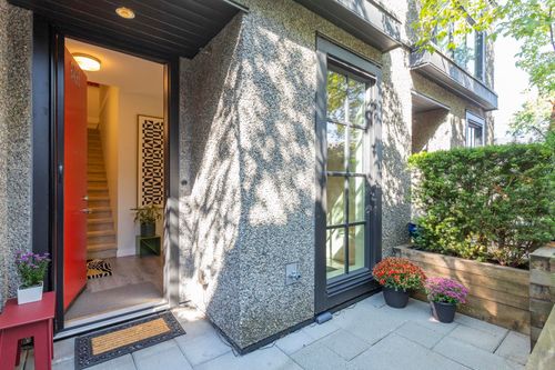 3439 Porter St, Vancouver, BC, V5N4H2 | Card Image