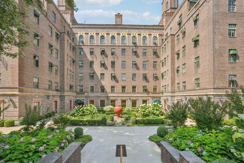 2-160 Middle Neck Rd, Great Neck, NY, 11021 | Card Image