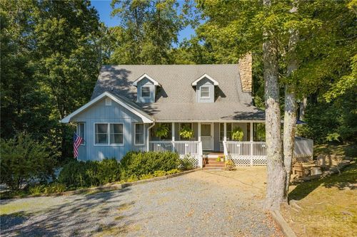 915 Balsam Dr, Newland, NC, 28657-8804 | Card Image