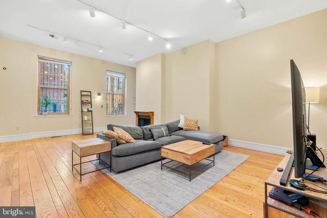 APT-9 - 914 Spruce St, Condo with 2 bedrooms, 2 bathrooms and null parking in PHILADELPHIA PA | Image 9