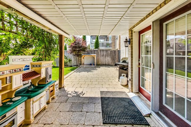 955 Coyston Dr, House other with 5 bedrooms, 5 bathrooms and 4 parking in Oshawa ON | Image 35