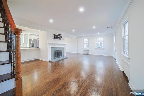 18 Lakeview Ave, Leonia, NJ, 07605-2108 | Card Image
