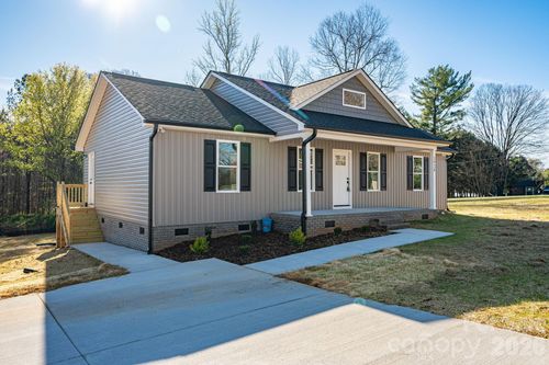 1928 Noles Cir, Lincolnton, NC, 28092-7335 | Card Image